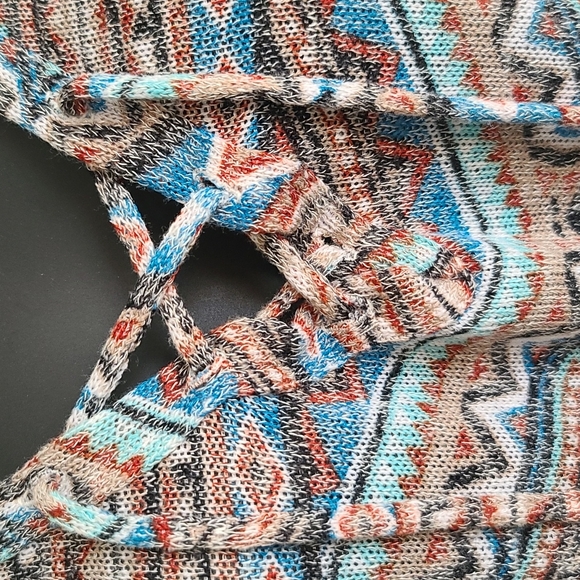 3/$15🌼Kristen Nicole Brand Southwest Print Sweater Shirt sz Small - Picture 7 of 7